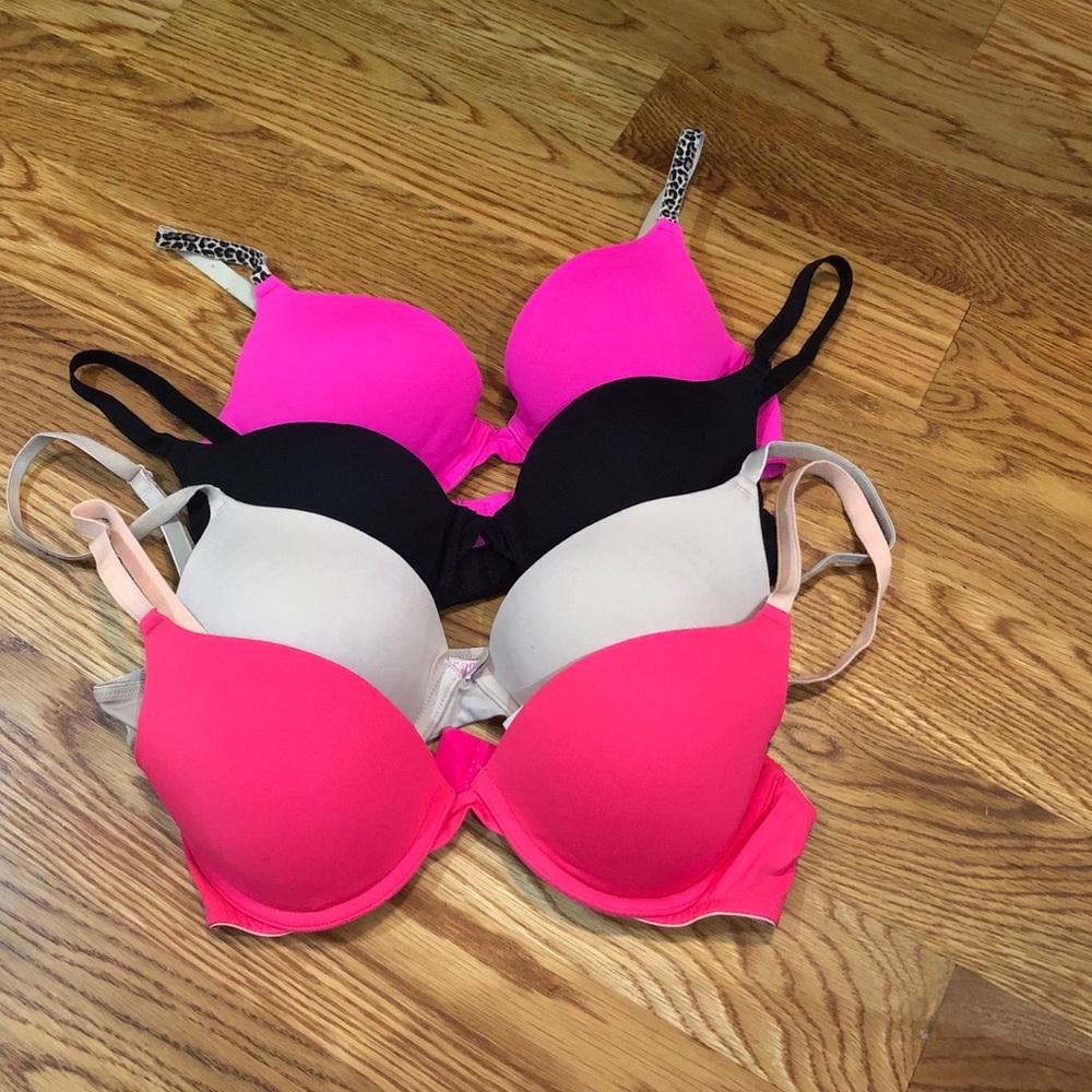 Victoria’s Secret Wear Everywhere bras lot (4)